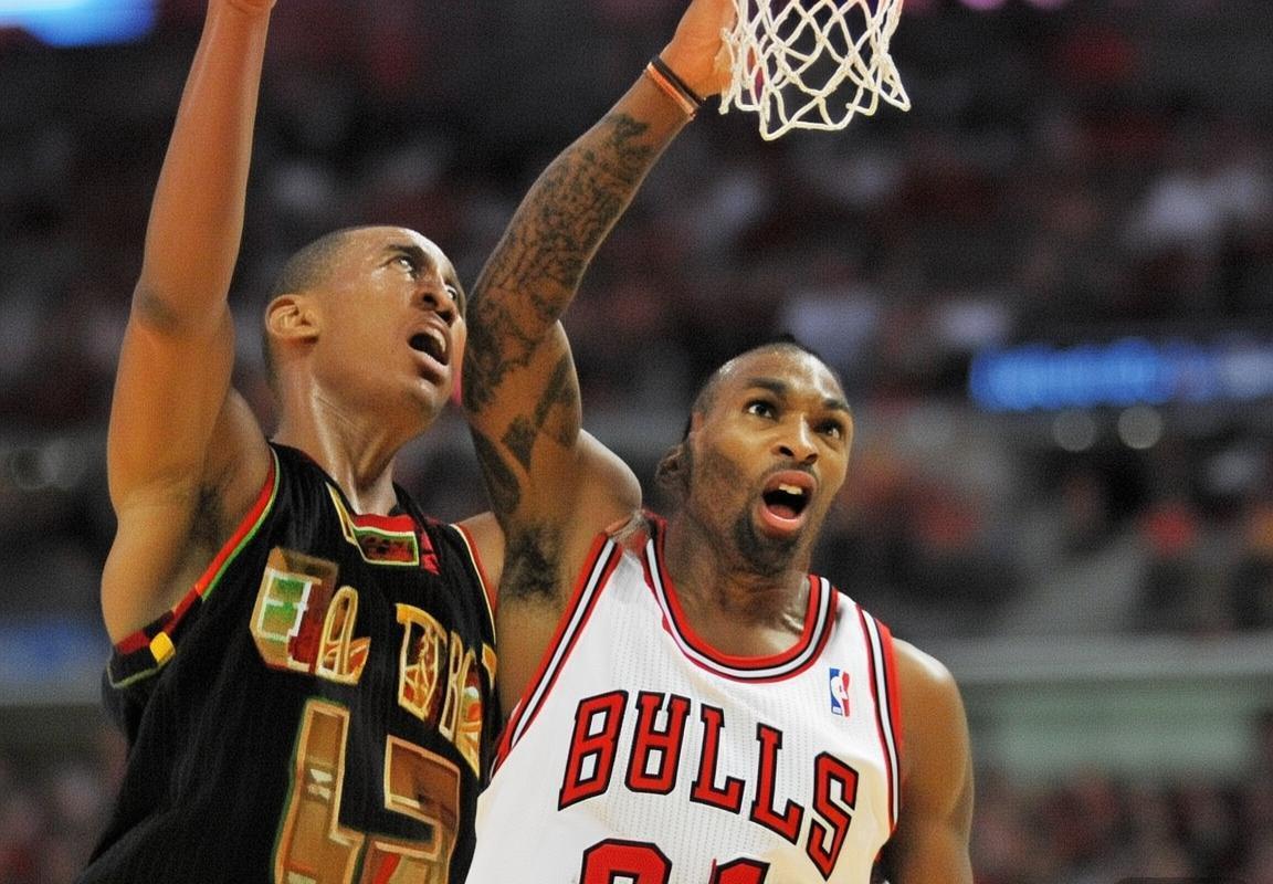 NBA单场总得分纪录刷新！公牛老鹰对攻大战轰302分高分比赛，特雷·杨博格丹诺维奇领衔演绎当代NBA篮球风格